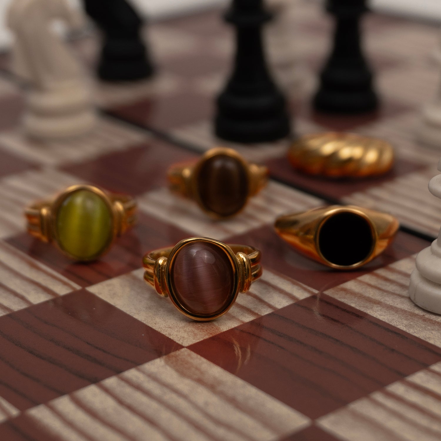 Golden Noir Oval Ring