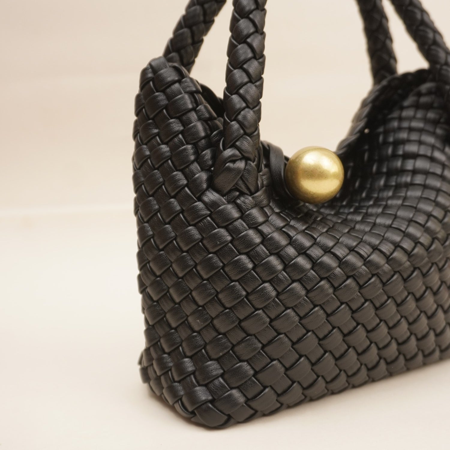 The Aurelian Signature Bag