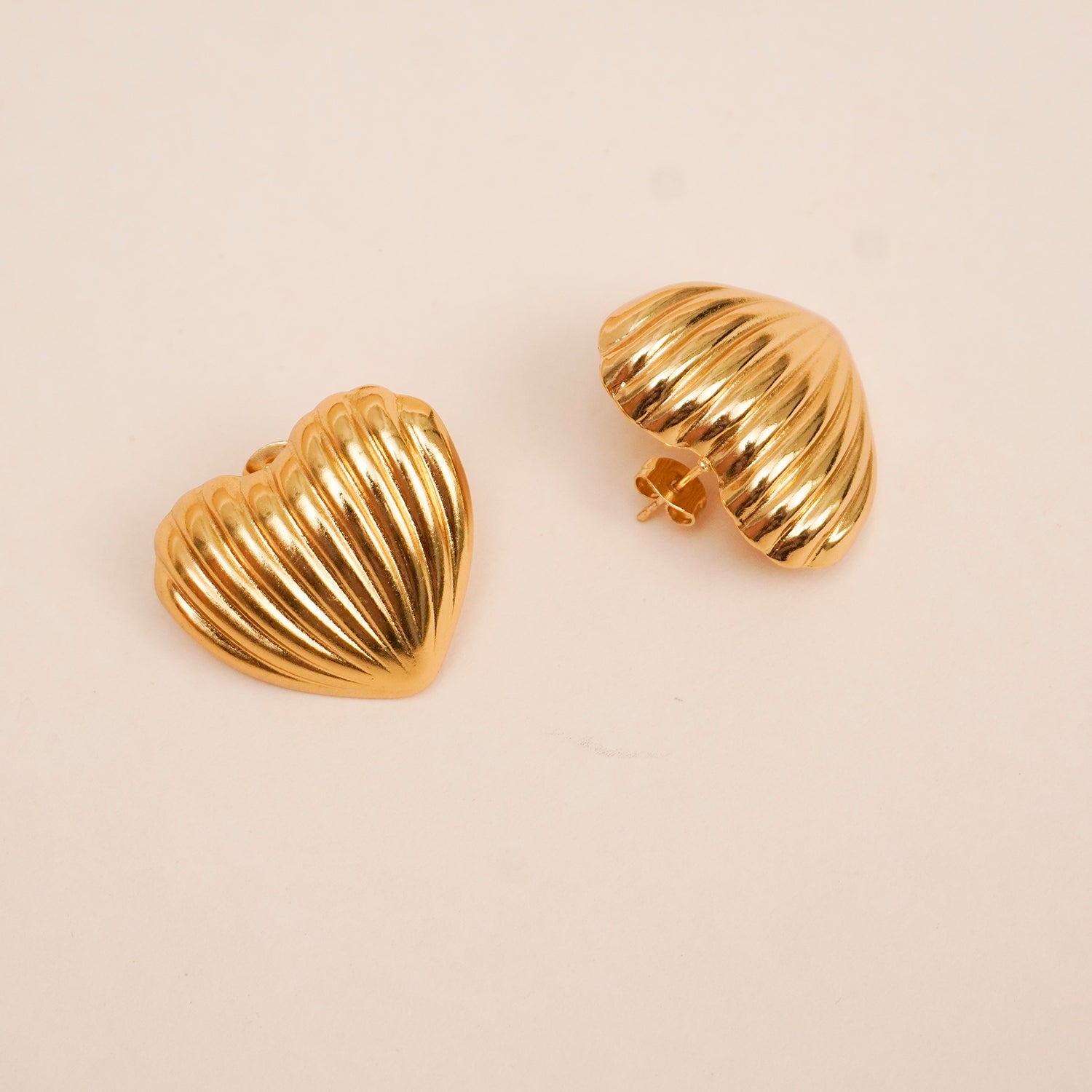 Old Money Heart Earrings - Diah & Co