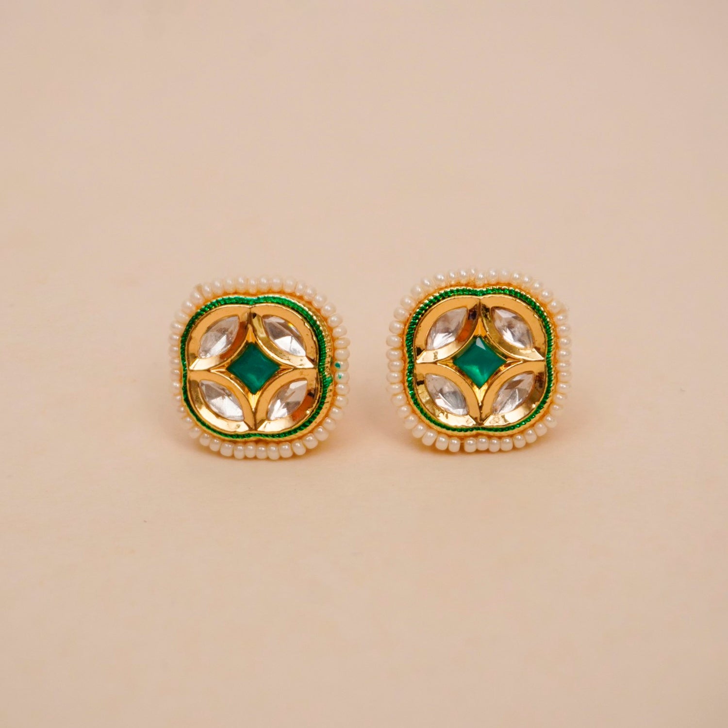 Gulnaar Studs