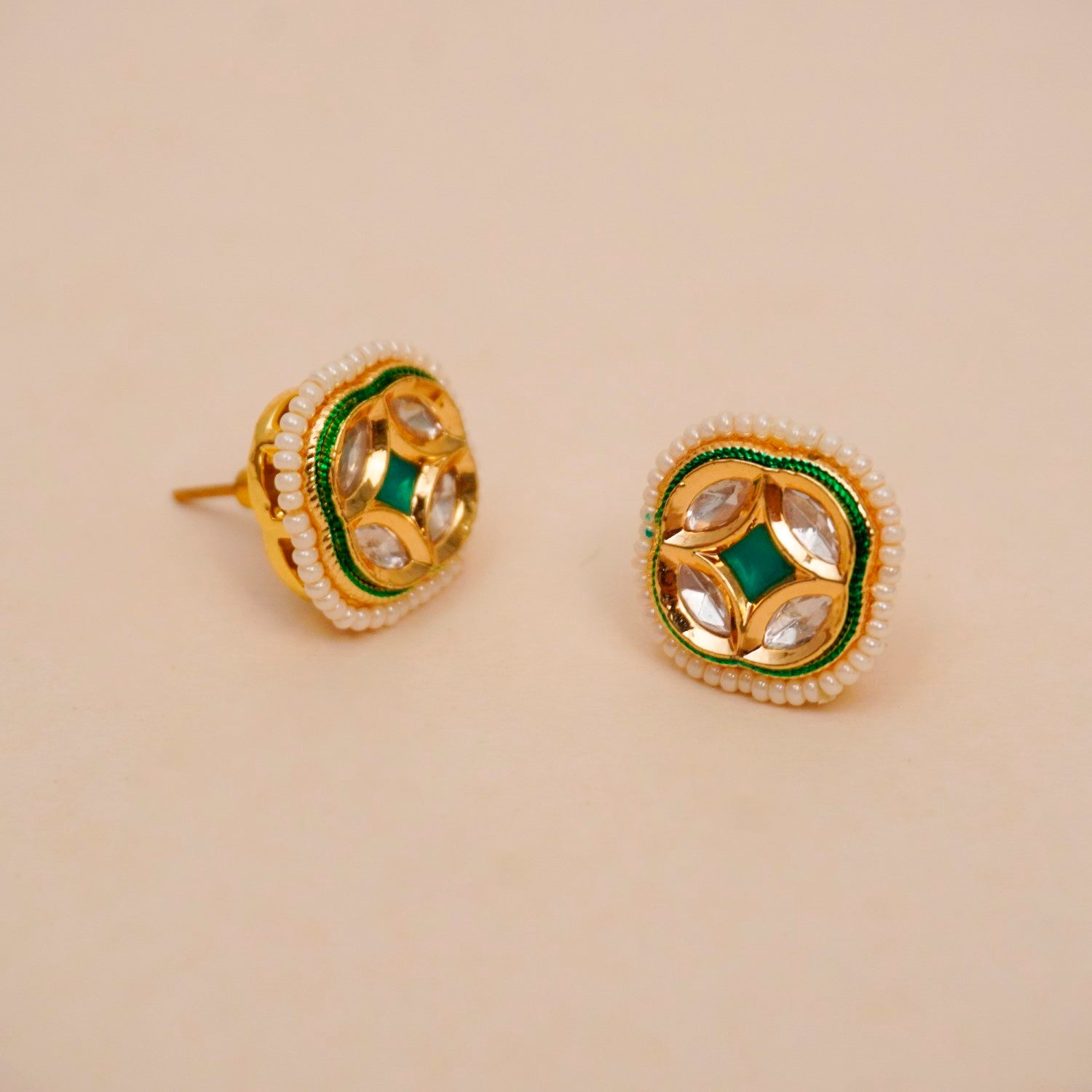Gulnaar Studs