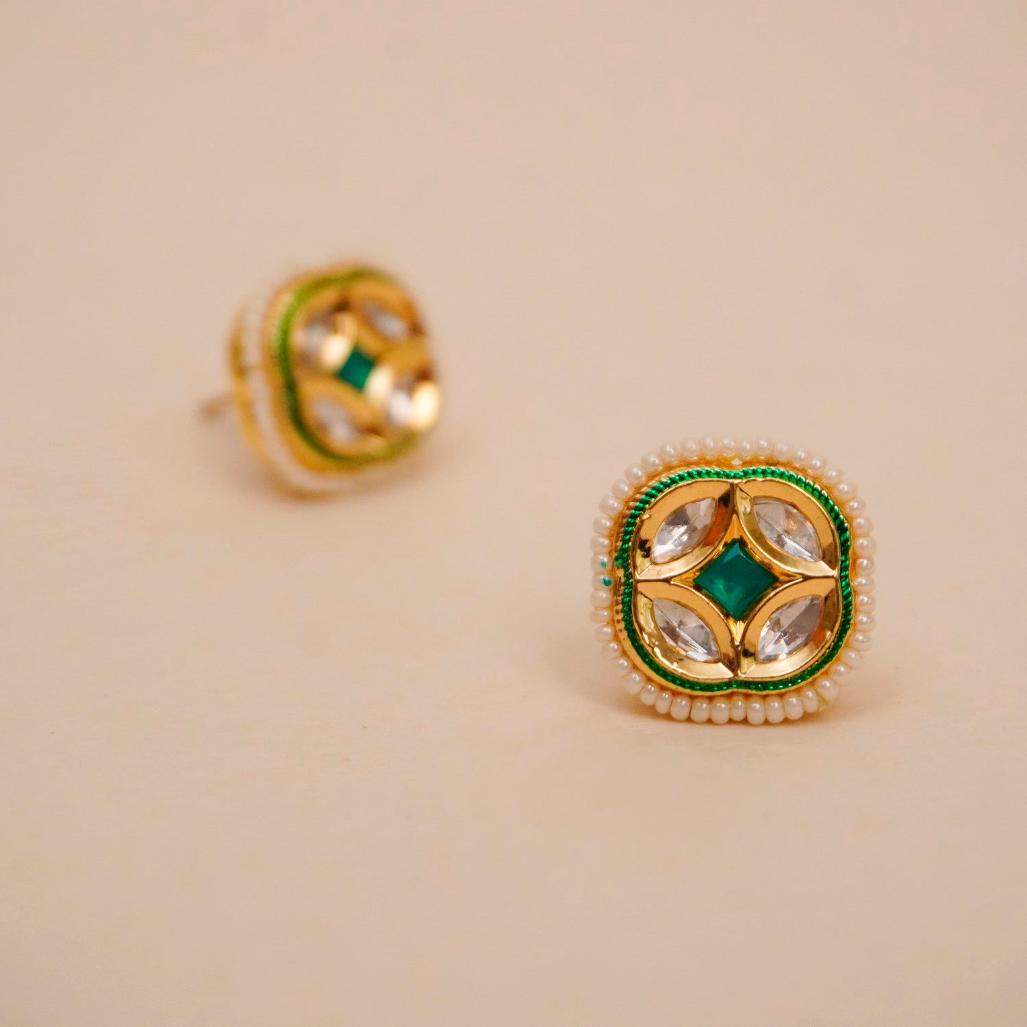 Gulnaar Studs