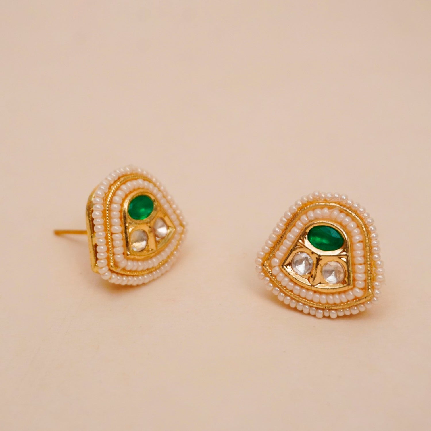 Noor Kundan Pearl Studs