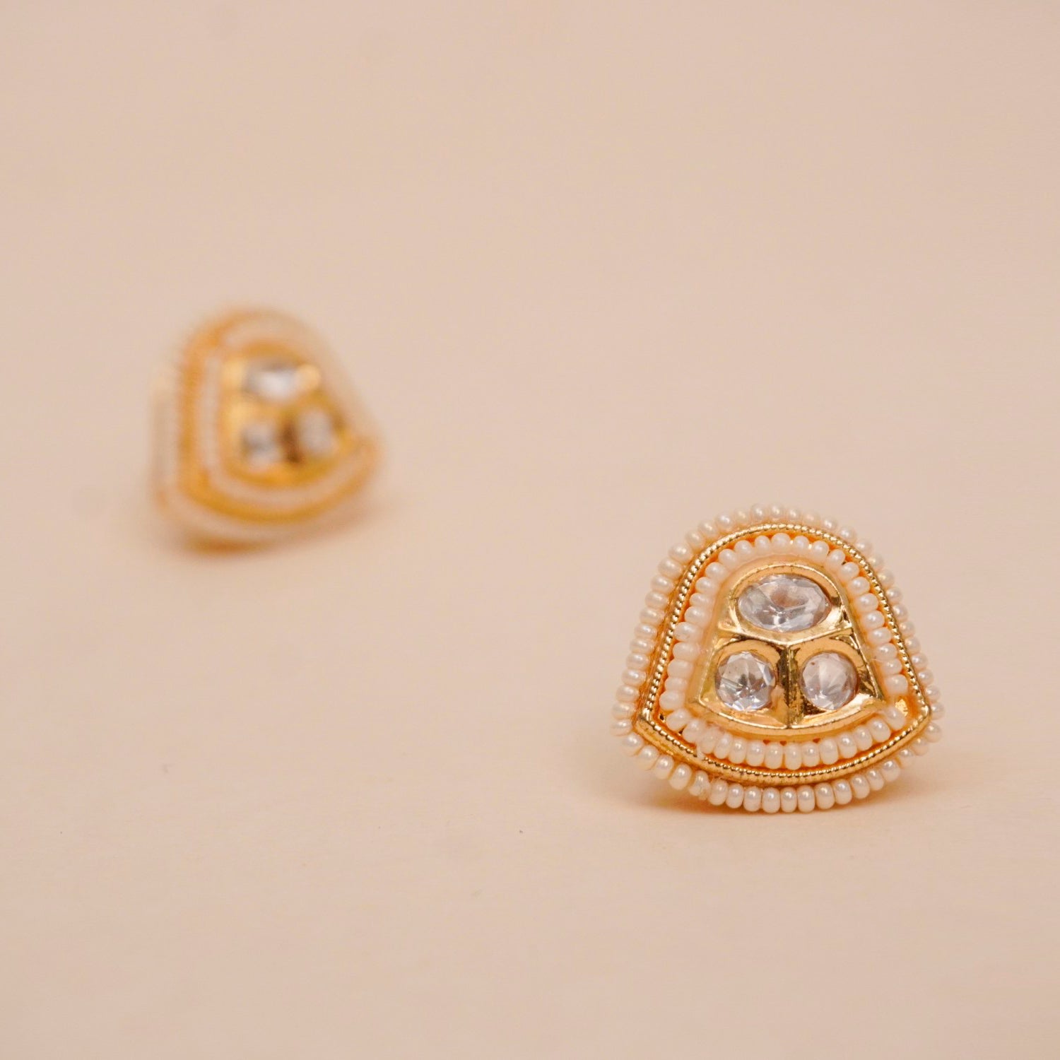 Noor Kundan Pearl Studs